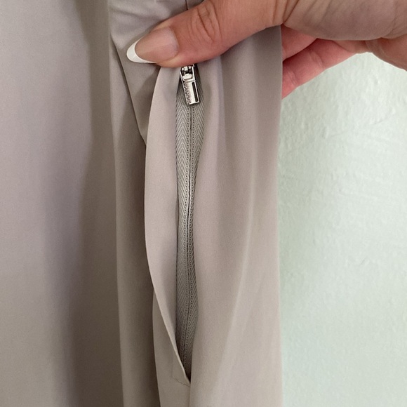 Athleta beige cosmic skirt with elastic waistband and zipper pockets size XL - Picture 3 of 7